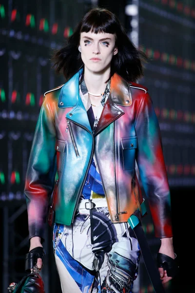 Look 123